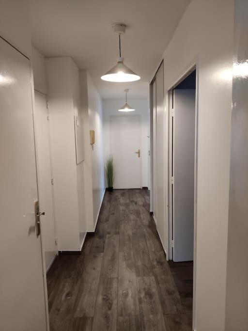 Appartement App 5 Pers, Parking, 3Mn Rer A, 40 Mn Du Centre De Paris, Cergy Le Haut Extérieur photo