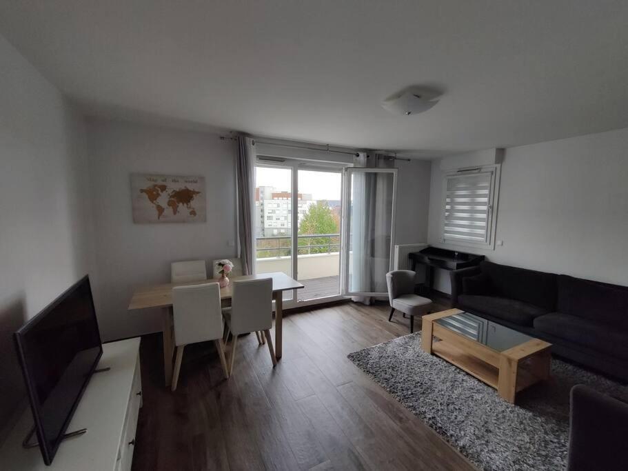 Appartement App 5 Pers, Parking, 3Mn Rer A, 40 Mn Du Centre De Paris, Cergy Le Haut Extérieur photo