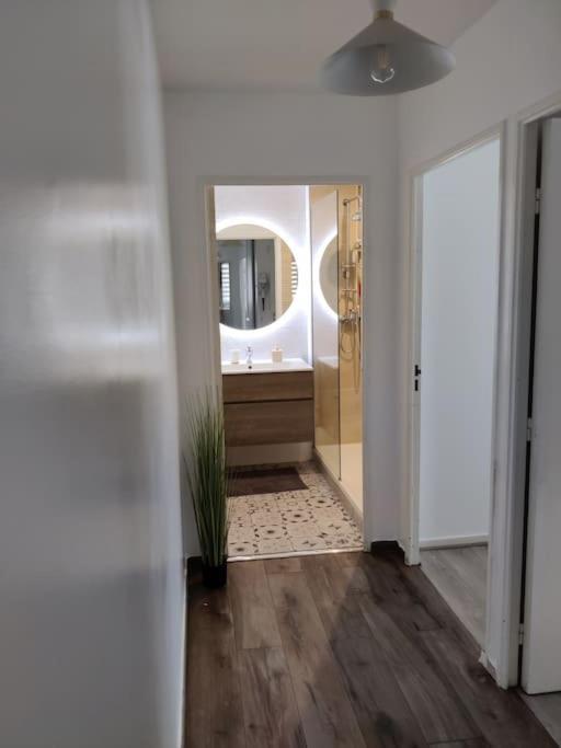 Appartement App 5 Pers, Parking, 3Mn Rer A, 40 Mn Du Centre De Paris, Cergy Le Haut Extérieur photo