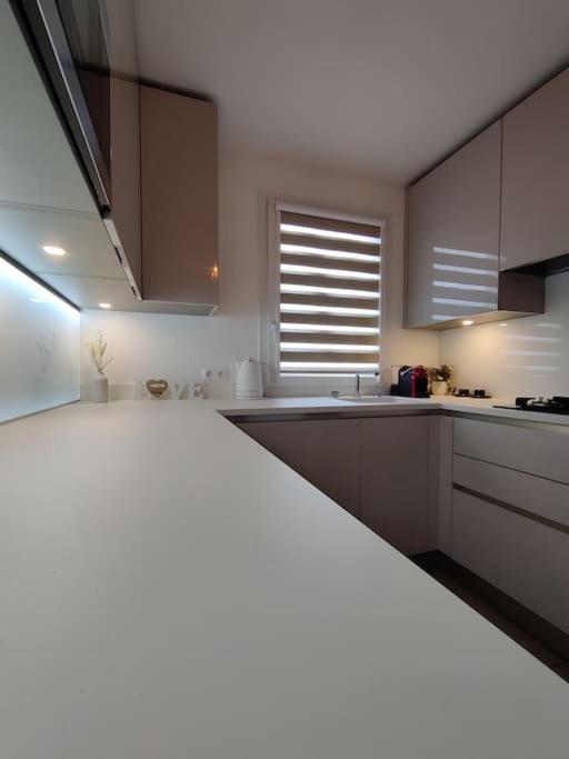 Appartement App 5 Pers, Parking, 3Mn Rer A, 40 Mn Du Centre De Paris, Cergy Le Haut Extérieur photo