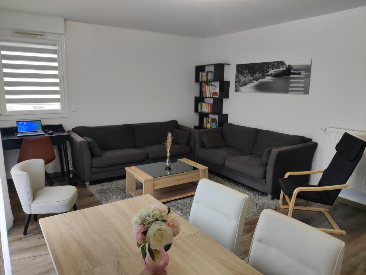 Appartement App 5 Pers, Parking, 3Mn Rer A, 40 Mn Du Centre De Paris, Cergy Le Haut Extérieur photo
