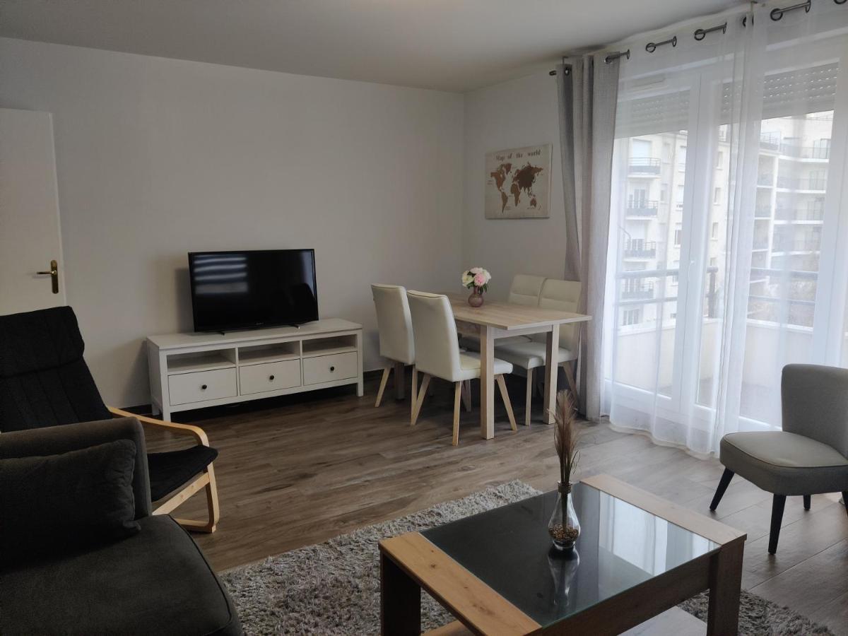 Appartement App 5 Pers, Parking, 3Mn Rer A, 40 Mn Du Centre De Paris, Cergy Le Haut Extérieur photo